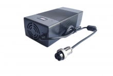 Cargador para Patinetes El�ctricos Joyor G5/S5/S5-Z/S-PRO/Y5S/Y6-S/Y7 S/Y8-S/Y8-S ABE/Y10/Y10 DGT/F5S+/X5S,54.6V 2A,GX16,para bater�a 48V,3 PIN 12mm,GX16,ALM044JOYOR